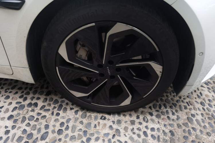 Used Zeekr 001 2023 ME Edition 100 kWh Right Front Wheel Hub