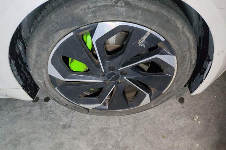 Used Zeekr 001 2023 YOU Edition 100 kWh Right Front Wheel Hub