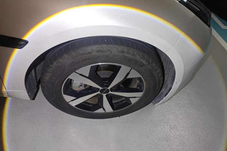 Used Zeekr 001 2023 WE Edition 100 kWh Right Front Wheel Hub