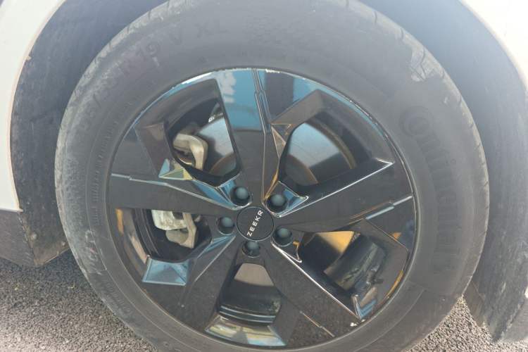 Used Zeekr 001 2023 WE Edition 86 kWh Right Front Wheel Hub