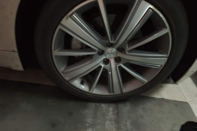 Used Zeekr 001 2023 WE Edition 100 kWh Right Front Wheel Hub