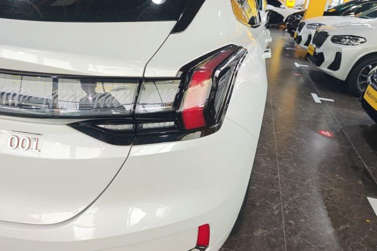 Used Zeekr 001 2023 WE Edition 86 kWh Right Rear Taillight