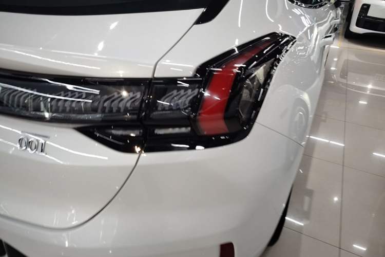 Used Zeekr 001 2023 WE Edition 100 kWh Right Rear Taillight