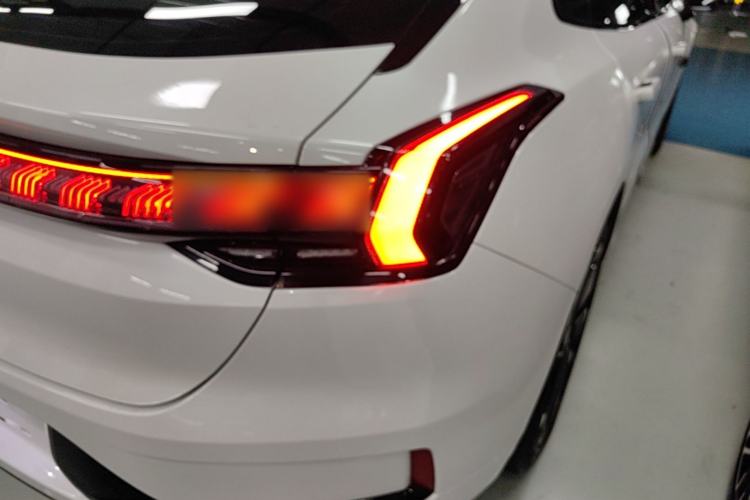 Used Zeekr 001 2023 WE Edition 86 kWh Right Rear Taillight