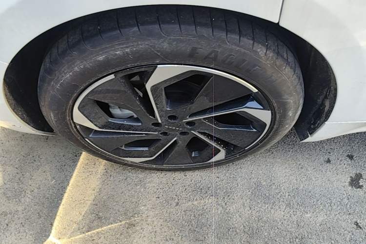 Used Zeekr 001 2023 WE Edition 86 kWh Right Rear Wheel Hub