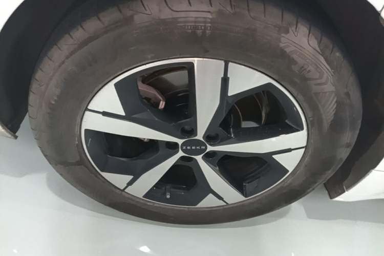 Used Zeekr 001 2023 WE Edition 100 kWh Right Rear Wheel Hub
