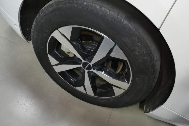 Used Zeekr 001 2023 WE Edition 100 kWh Right Rear Wheel Hub