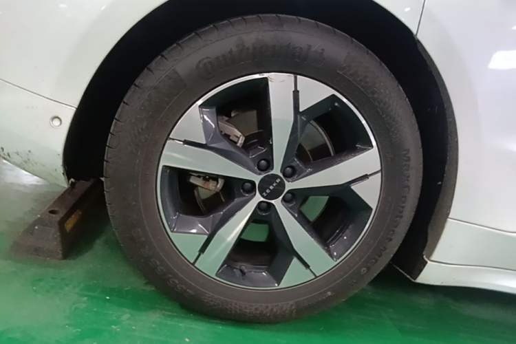 Used Zeekr 001 2023 WE Edition 86 kWh Right Rear Wheel Hub