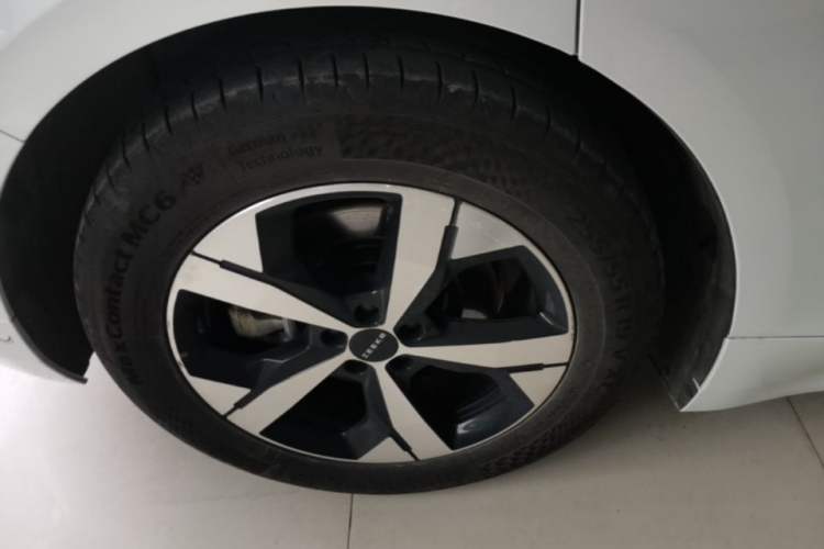 Used Zeekr 001 2023 WE Edition 86 kWh Right Rear Wheel Hub