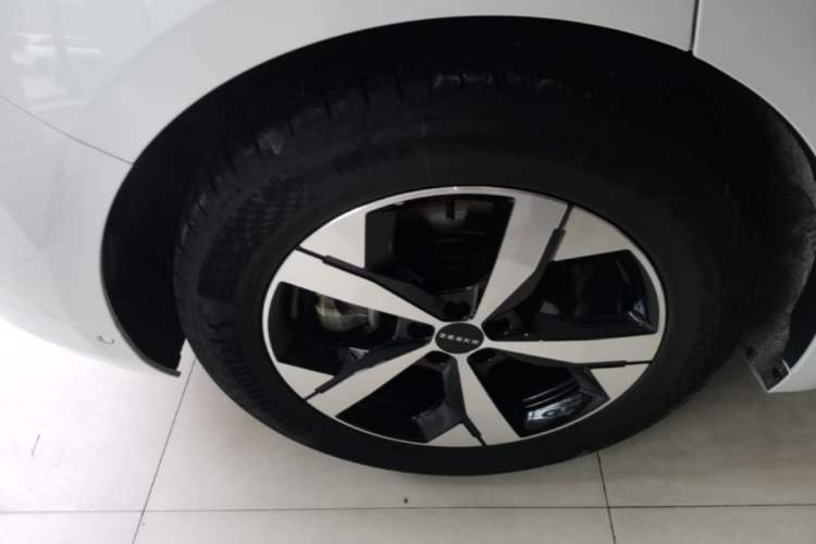 Used Zeekr 001 2023 WE Edition 86 kWh Right Rear Wheel Hub