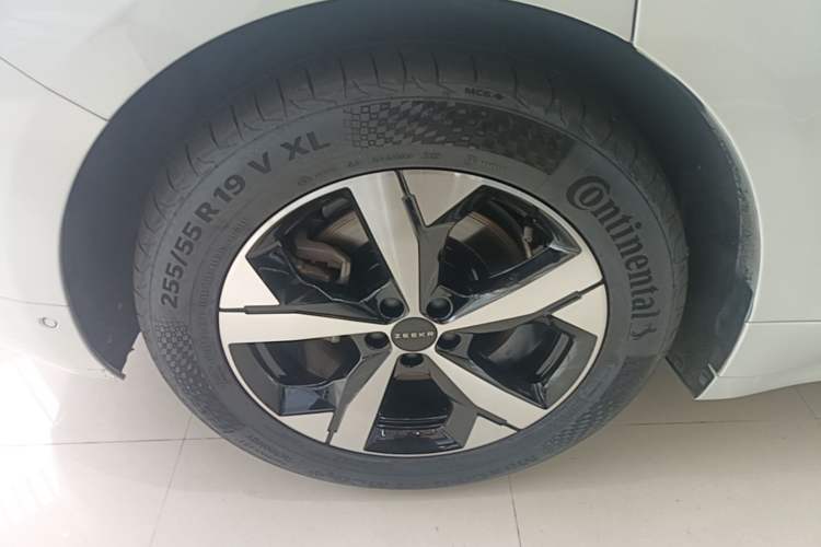 Used Zeekr 001 2023 WE Edition 86 kWh Right Rear Wheel Hub