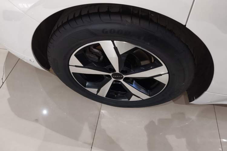 Used Zeekr 001 2023 WE Edition 100 kWh Right Rear Wheel Hub
