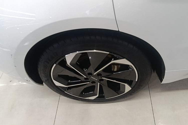 Used Zeekr 001 2023 WE Edition 86 kWh Right Rear Wheel Hub