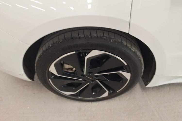 Used Zeekr 001 2023 ME Edition 100 kWh Right Rear Wheel Hub
