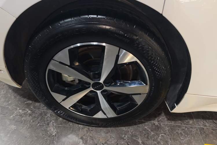 Used Zeekr 001 2023 WE Edition 86 kWh Right Rear Wheel Hub