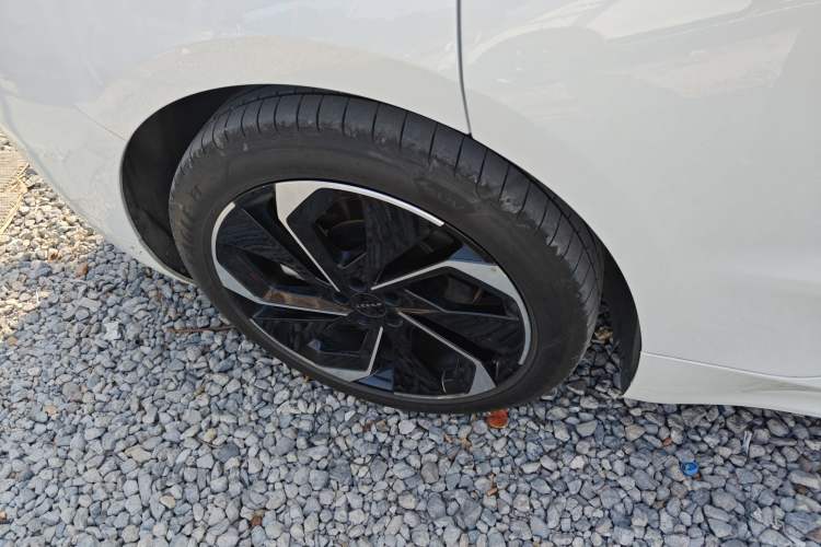 Used Zeekr 001 2023 ME Edition 100 kWh Right Rear Wheel Hub