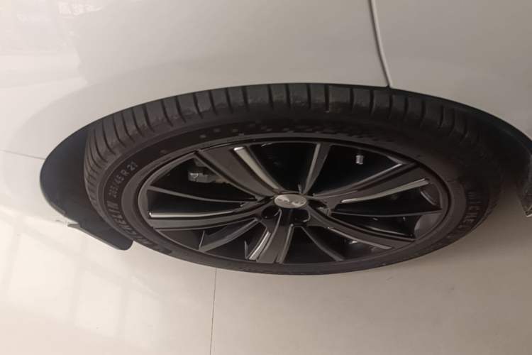 Used Zeekr 001 2023 WE Edition 100 kWh Right Rear Wheel Hub