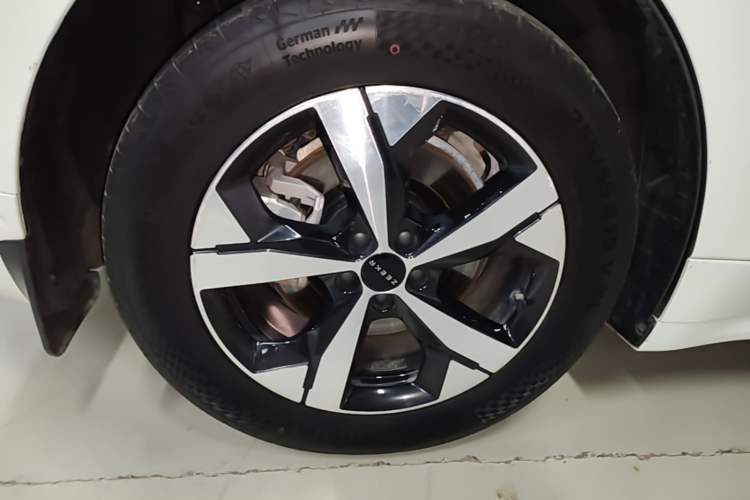 Used Zeekr 001 2023 WE Edition 86 kWh Right Rear Wheel Hub