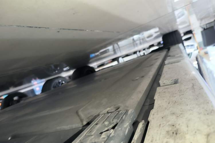 Used Zeekr 001 2023 WE Edition 86 kWh Right Side Sill