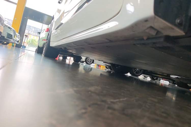 Used Zeekr 001 2023 WE Edition 86 kWh Right Side Sill
