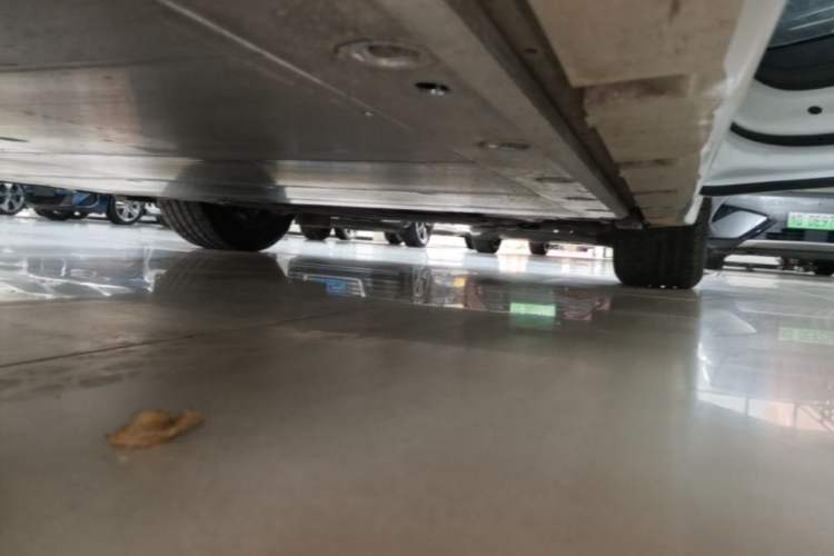 Used Zeekr 001 2023 WE Edition 86 kWh Right Side Sill