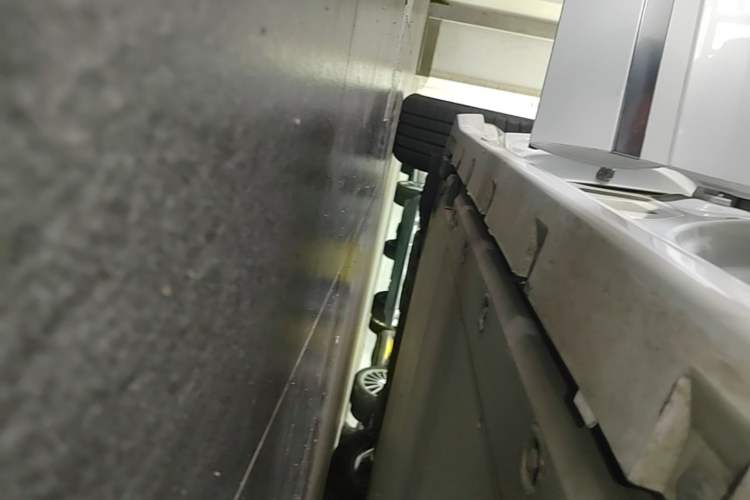 Used Zeekr 001 2023 WE Edition 100 kWh Right Side Sill