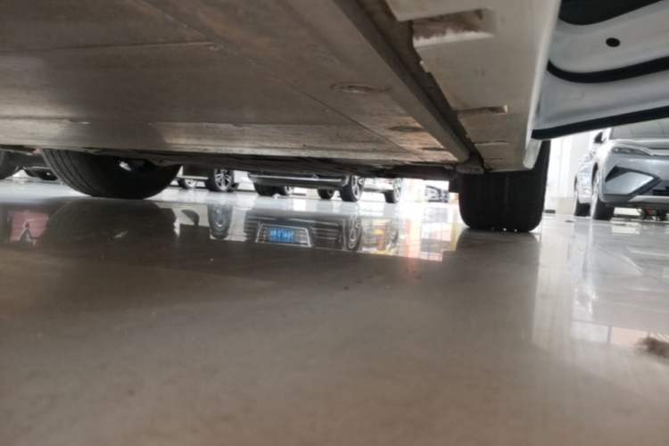 Used Zeekr 001 2023 WE Edition 86 kWh Right Side Sill