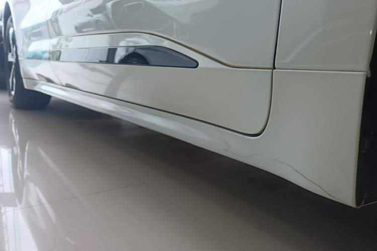 Used Zeekr 001 2023 WE Edition 86 kWh Right Side Sill