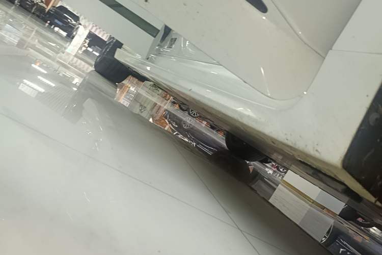 Used Zeekr 001 2023 WE Edition 100 kWh Right Side Sill