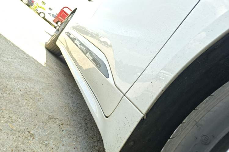 Used Zeekr 001 2023 WE Edition 100 kWh Right Side Sill