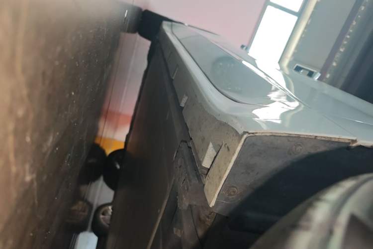 Used Zeekr 001 2023 WE Edition 86 kWh Right Side Sill