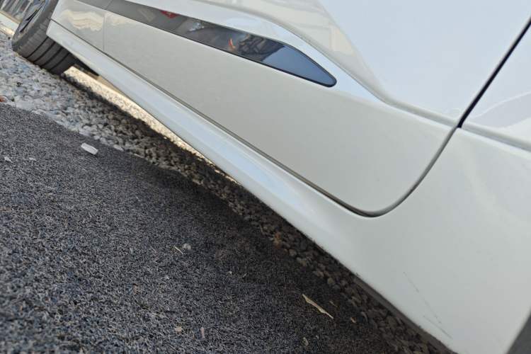 Used Zeekr 001 2023 ME Edition 100 kWh Right Side Sill