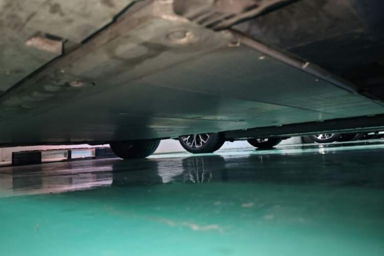 Used Zeekr 001 2023 WE Edition 86 kWh Right Side Sill