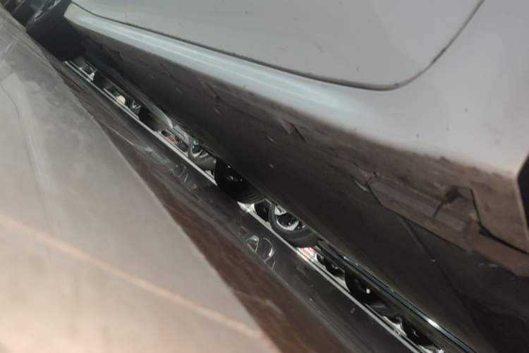 Used Zeekr 001 2023 WE Edition 86 kWh Right Side Sill