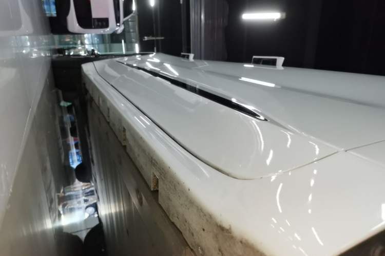 Used Zeekr 001 2023 WE Edition 86 kWh Right Side Sill