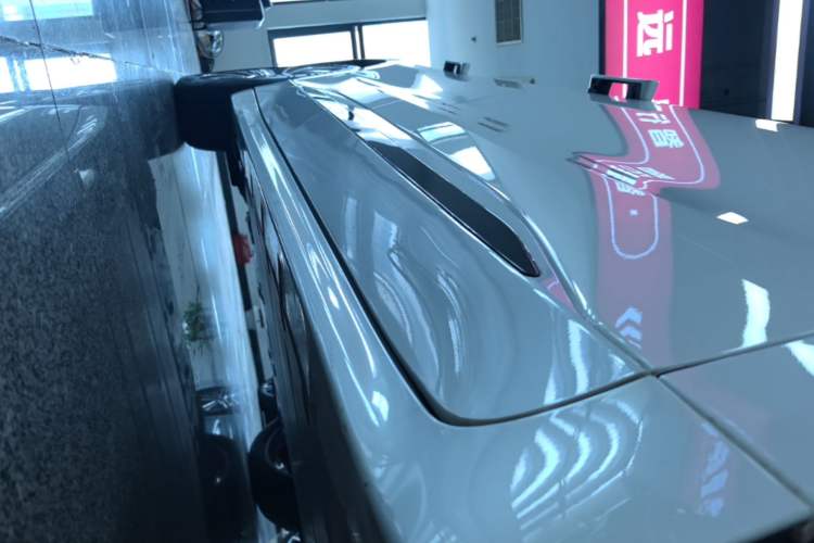 Used Zeekr 001 2023 WE Edition 100 kWh Right Side Sill