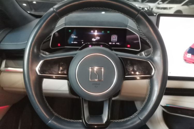 Used Zeekr 001 2023 WE Edition 100 kWh Steering Wheel