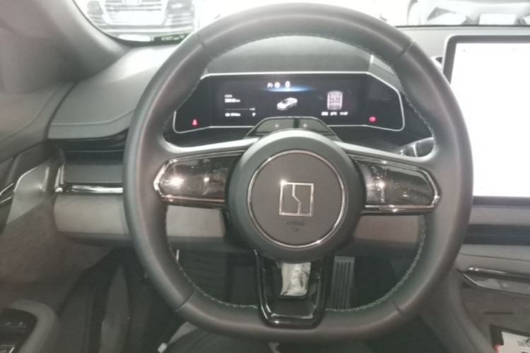 Used Zeekr 001 2023 WE Edition 86 kWh Steering Wheel