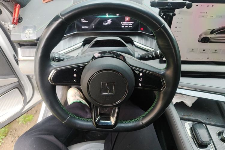 Used Zeekr 001 2023 WE Edition 100 kWh Steering Wheel