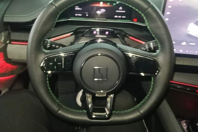 Used Zeekr 001 2023 WE Edition 86 kWh Steering Wheel