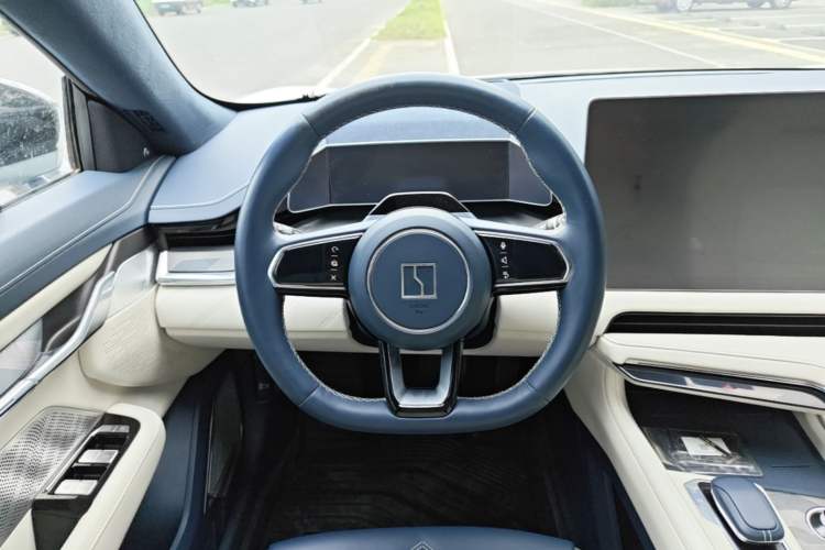 Used Zeekr 001 2023 WE Edition 86 kWh Steering Wheel