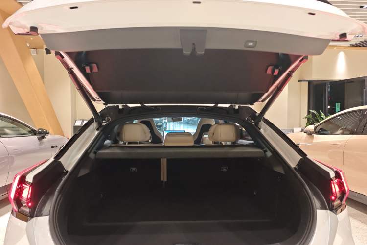 Used Zeekr 001 2023 WE Edition 86 kWh Trunk
