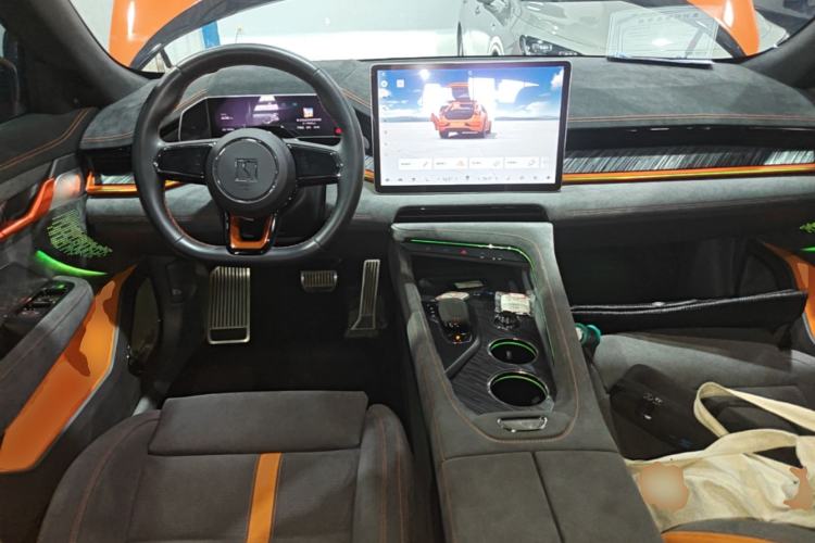 Used Zeekr 001 2023 YOU Edition 100 kWh Center Console