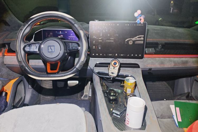 Used Zeekr 001 2023 YOU Edition 100 kWh Center Console
