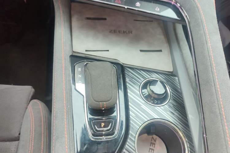 Used Zeekr 001 2023 YOU Edition 100 kWh Gear Lever