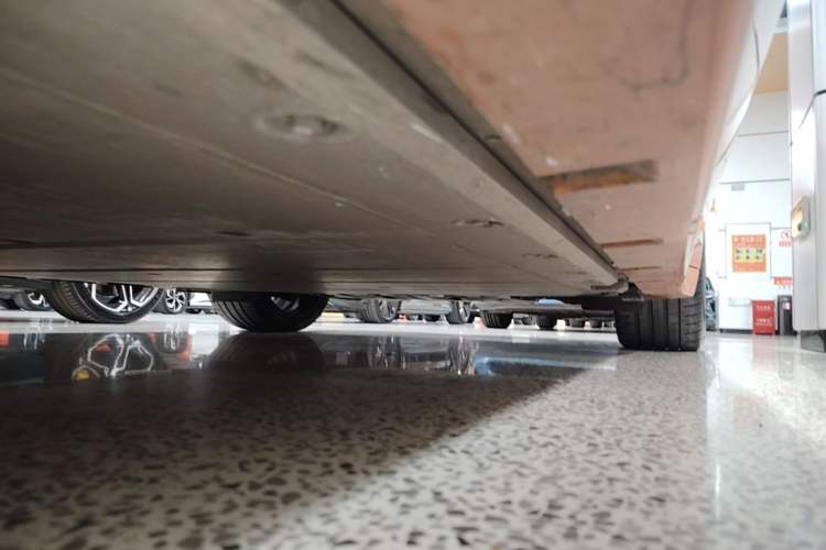 Used Zeekr 001 2023 YOU Edition 100 kWh Left Side Sill