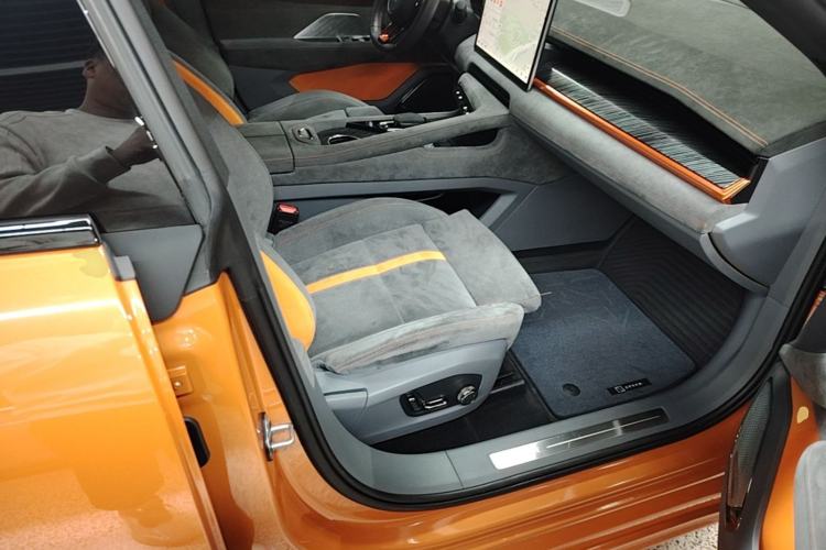 Used Zeekr 001 2023 YOU Edition 100 kWh Right Front Seat