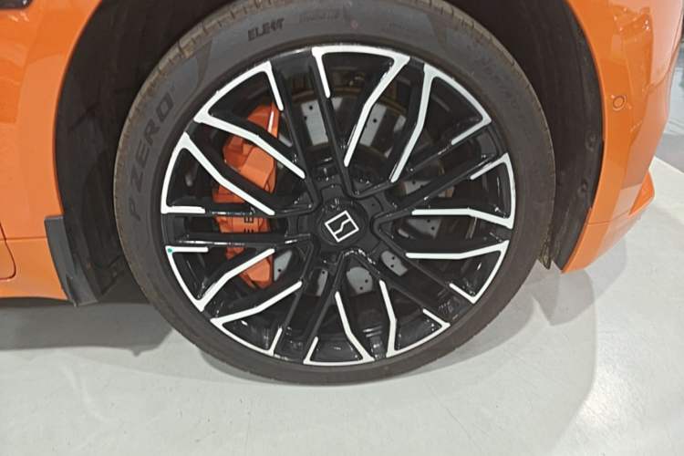 Used Zeekr 001 2023 YOU Edition 100 kWh Right Front Wheel Hub