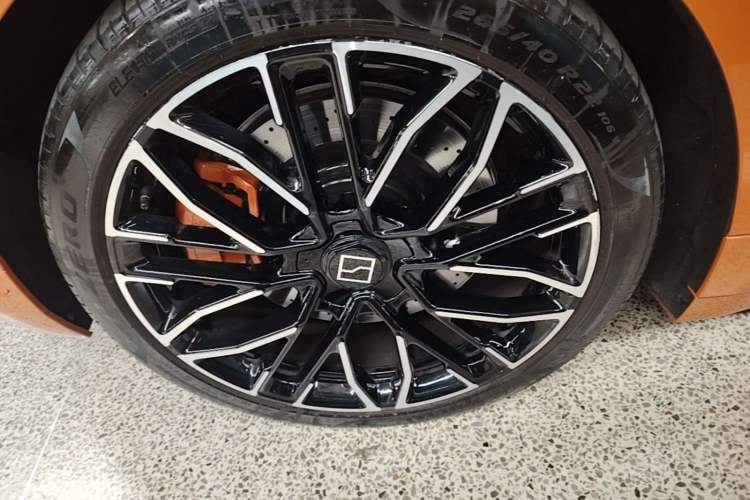 Used Zeekr 001 2023 YOU Edition 100 kWh Right Rear Wheel Hub