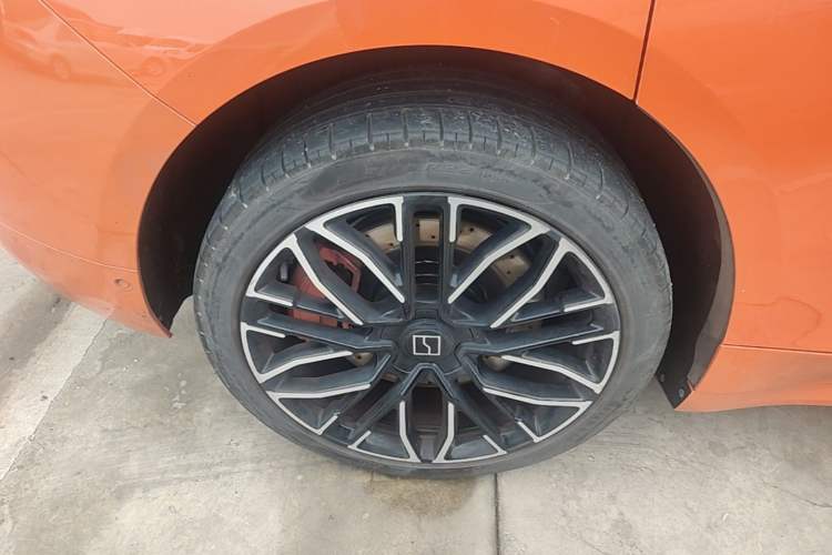 Used Zeekr 001 2023 YOU Edition 100 kWh Right Rear Wheel Hub